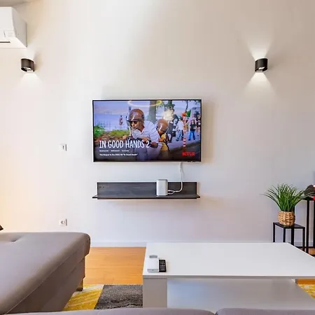 Lola 1 Apartman *